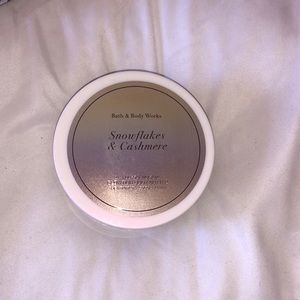 Bath and Body Works Snowflakes and Cashmere Glowtion Body Butter new 6.5oz